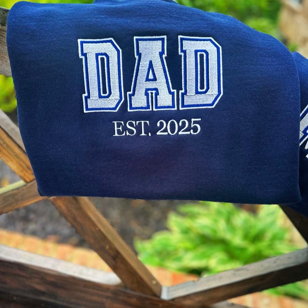 BRAND NEW, “DAD EST. 2025” Embroidered Crewneck Sweatshirt!